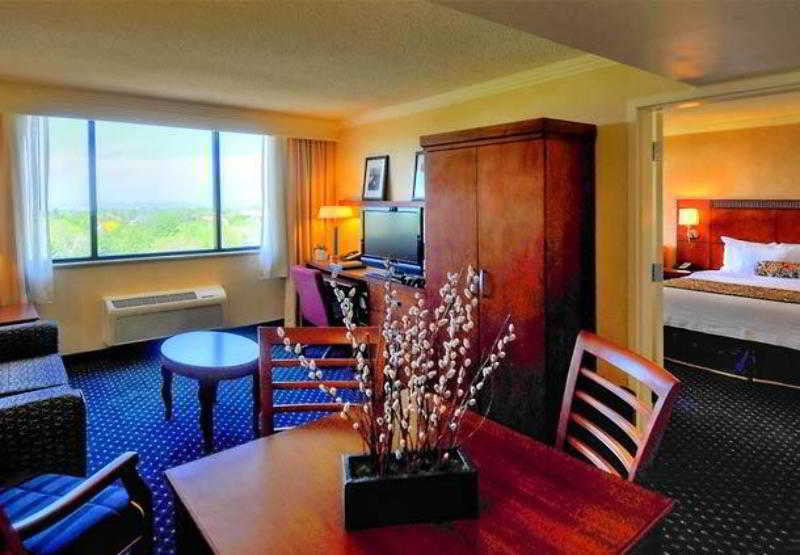 Courtyard By Marriott Denver Cherry Creek Eksteriør billede